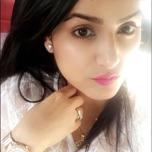 Meet your Posher, Amrit